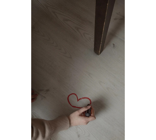 SPC Respect 0,5/43 (1220 х 184 х 5 мм) с подложкой 4218 Дуб Морозный (2,2448 кв м)