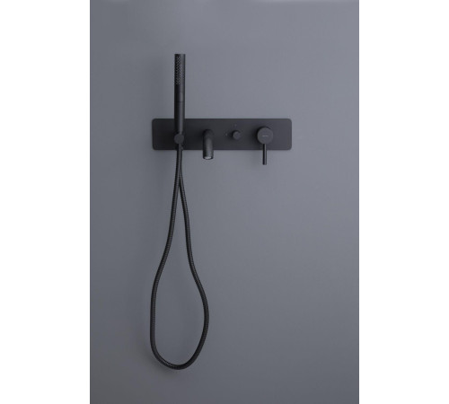 Смеситель для ванны с душем Allen Brau Priority 5.31006-31 (с внутренней частью) черный матовый