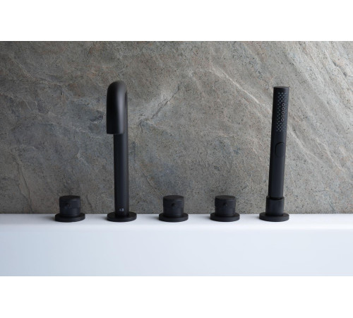 Смеситель на борт ванны Allen Brau Priority 5.31007-31 (с внутренней частью) черный матовый