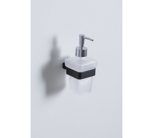 Дозатор для жидкого мыла Allen Brau Infinity 6.21006-31 белый/черный матовый